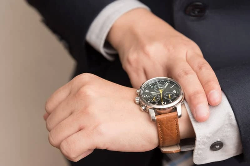 Why You Should Start Wearing A Wrist Watch